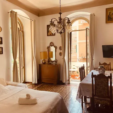 Retro-chic In Apartment