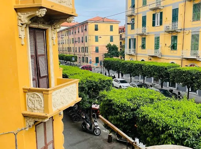 Retro-chic In Apartment