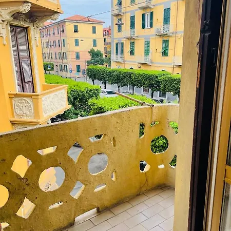 Retro-chic In Appartement La Spezia