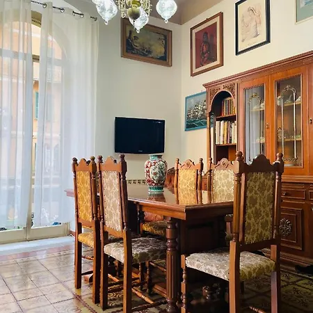 Retro-chic In Apartament La Spezia